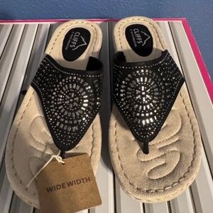 Cliff’s by White Mountain Cienna Wedge Sandal Size 7 1/2 Wide Brand New in box‼️
